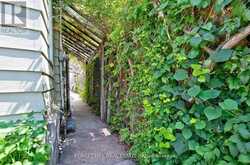 325 WESTMORELAND AVENUE N | Toronto Ontario | Slide Image Nineteen