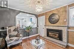 171 SIMONSTON BOULEVARD | Markham Ontario | Slide Image Four