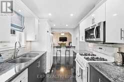 171 SIMONSTON BOULEVARD | Markham Ontario | Slide Image Eight