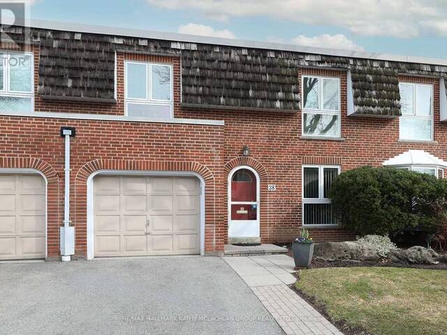 38 CRIMSON MILLWAY Toronto Ontario, M2L 1T6 - 4 Bedrooms Condo For Sale
