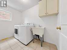 71 CANTERBURY COURT | Richmond Hill Ontario | Slide Image Seventeen