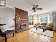 71 CANTERBURY COURT | Richmond Hill Ontario | Slide Image Nine