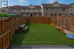 31 DAVENFIELD CIRCLE | Brampton Ontario | Slide Image Twenty-four