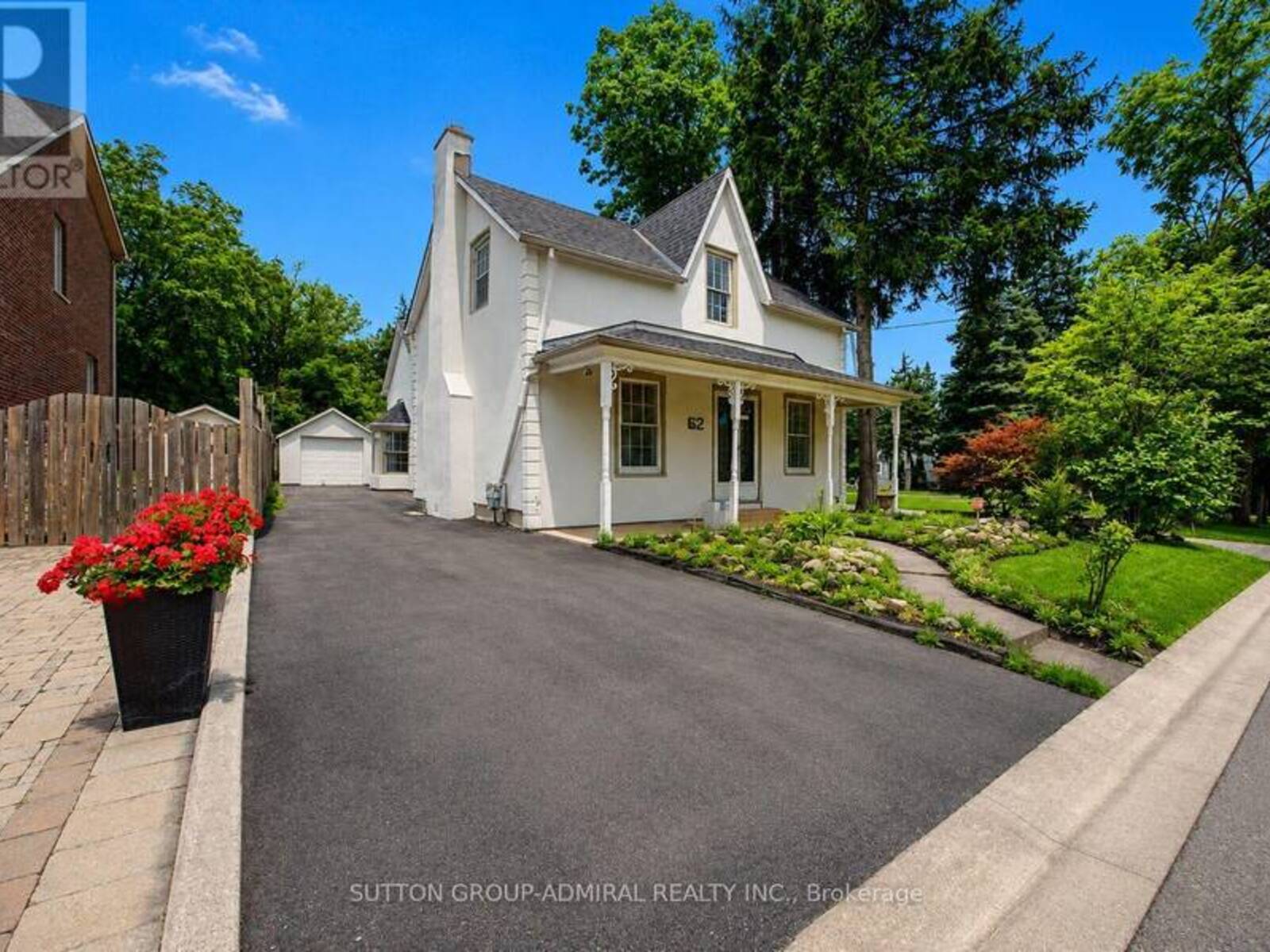 62 CENTRE STREET W, Richmond Hill, Ontario L4C 3P7