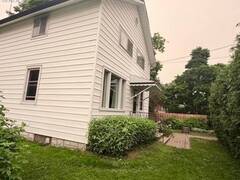4893 VICTORIA STREET Pickering Ontario, L1Y 1B1