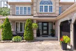 67 GRANT'S WAY | Barrie Ontario | Slide Image Three