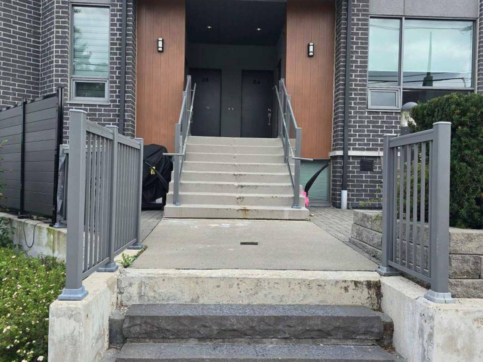 22 - 680 ATWATER AVENUE, Mississauga, Ontario L5G 0B6