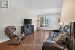 32 FIRENZA DRIVE | Toronto Ontario | Slide Image Ten
