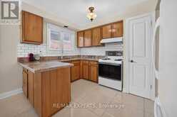 32 FIRENZA DRIVE | Toronto Ontario | Slide Image Twelve