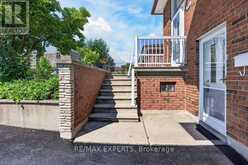 32 FIRENZA DRIVE | Toronto Ontario | Slide Image Four