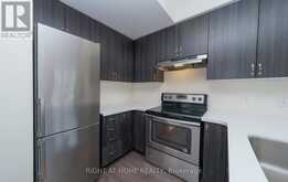 34 - 200 ALEX GARDNER CIRCLE | Aurora Ontario | Slide Image Eight