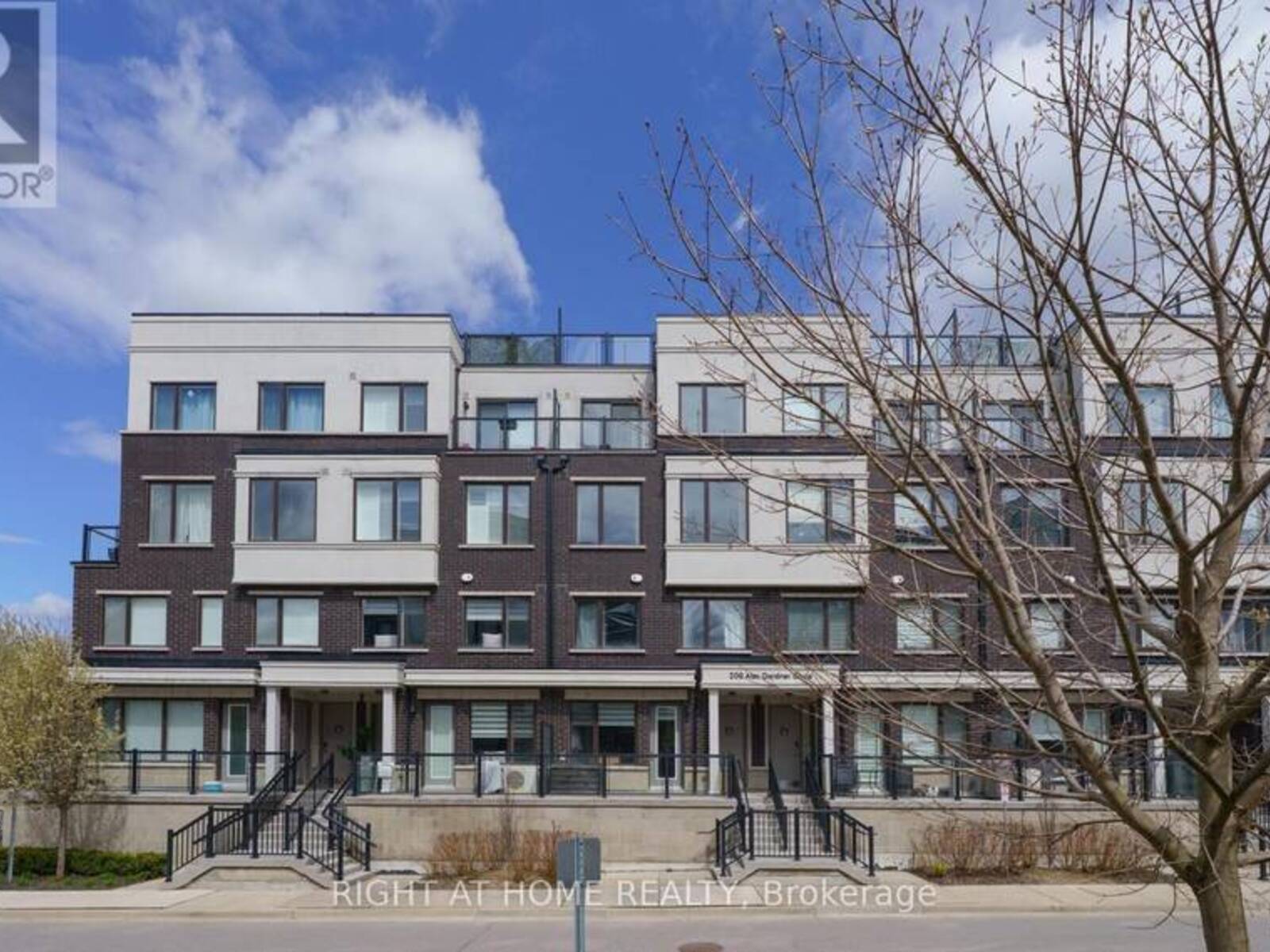 34 - 200 ALEX GARDNER CIRCLE, Aurora, Ontario L4G 3G5