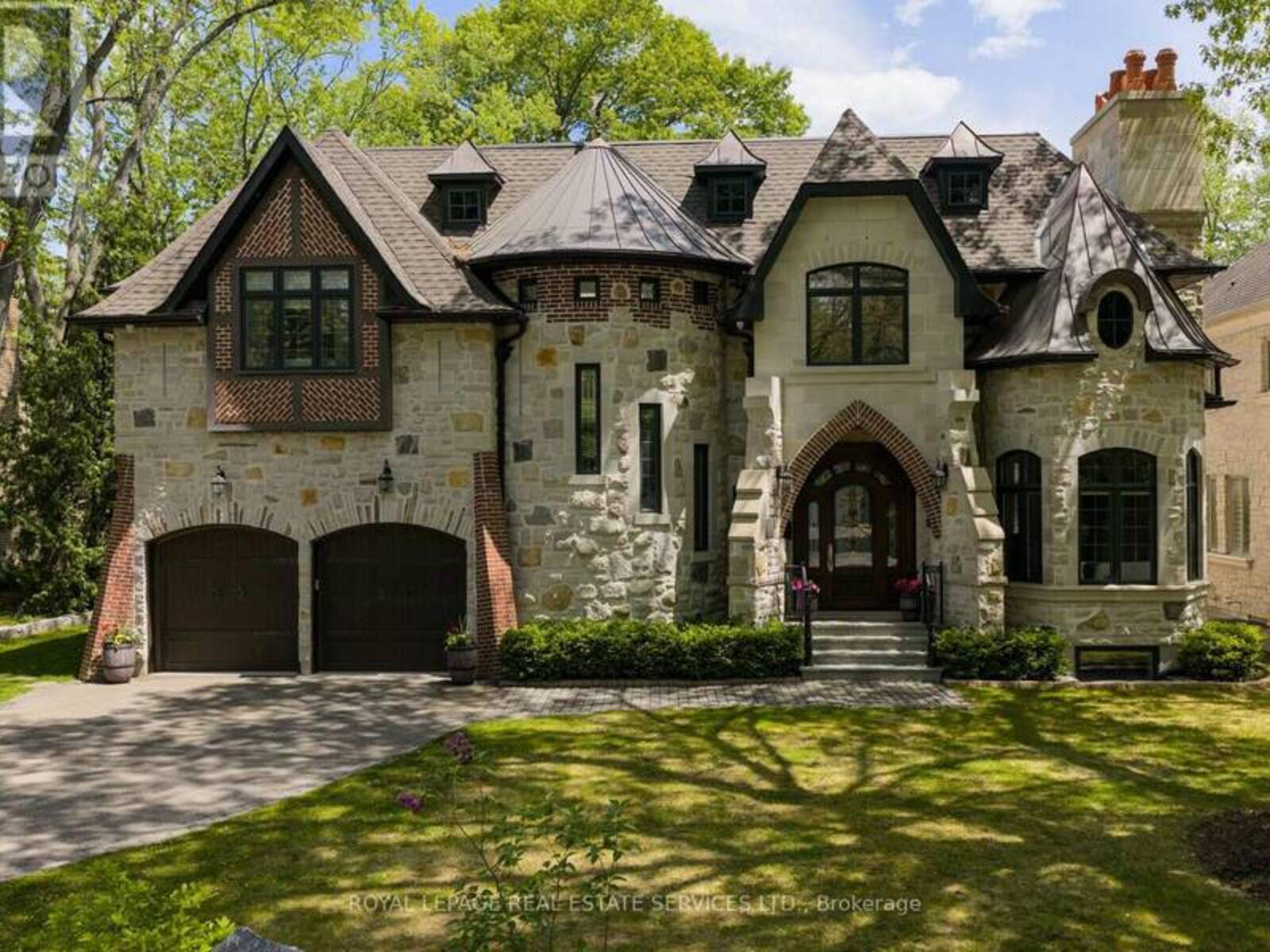 1165 GARDEN ROAD, Mississauga, Ontario L5H 3J5
