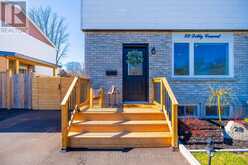 28 DEBBY CRESCENT | Brantford Ontario | Slide Image Two