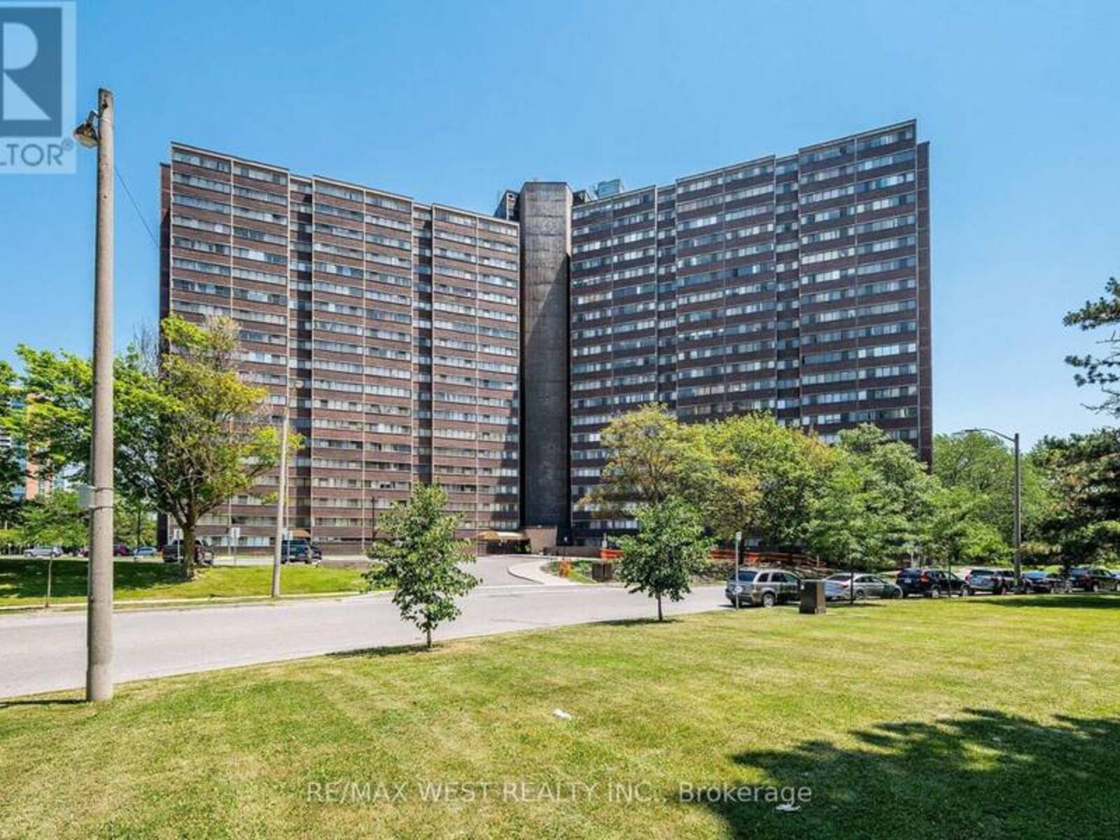 1104 - 11 WINCOTT DRIVE, Toronto, Ontario M9R 2R9