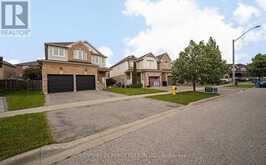 91 LAPRADE SQUARE | Clarington Ontario | Slide Image Three