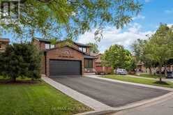 19 BARKER COURT | Markham Ontario | Slide Image Three