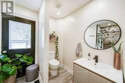 124 TYSON DRIVE | East Gwillimbury Ontario | Slide Image Thirteen