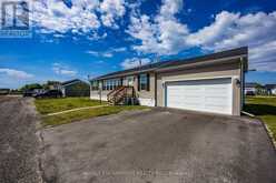 11 HICKORY HOLLOW | Selkirk Ontario | Slide Image Two