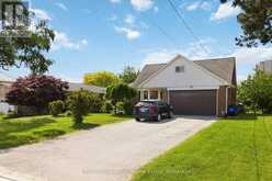 73 ST ANDREWS BOULEVARD | Toronto Ontario | Slide Image Two