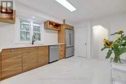 406 CHRISTINA DRIVE | Oakville Ontario | Slide Image Thirteen