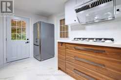 406 CHRISTINA DRIVE | Oakville Ontario | Slide Image Nineteen
