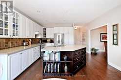 81 WOODBURY CRESCENT | Newmarket Ontario | Slide Image Fifteen