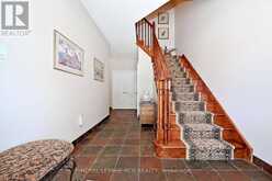 81 WOODBURY CRESCENT | Newmarket Ontario | Slide Image Four