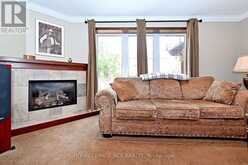 81 WOODBURY CRESCENT | Newmarket Ontario | Slide Image Thirty-five