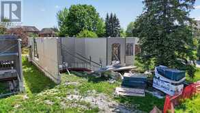 21 LONG HILL DRIVE | Richmond Hill Ontario | Slide Image Three