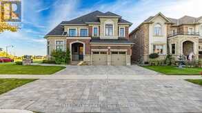 29 CHIMING ROAD | Brampton Ontario | Slide Image Three