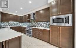 18 VINEYARD DRIVE | Brampton Ontario | Slide Image Eighteen