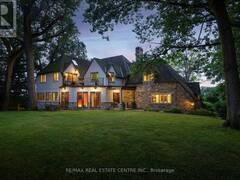 7 RIVERSIDE TRAIL Toronto Ontario, M6S 1G6