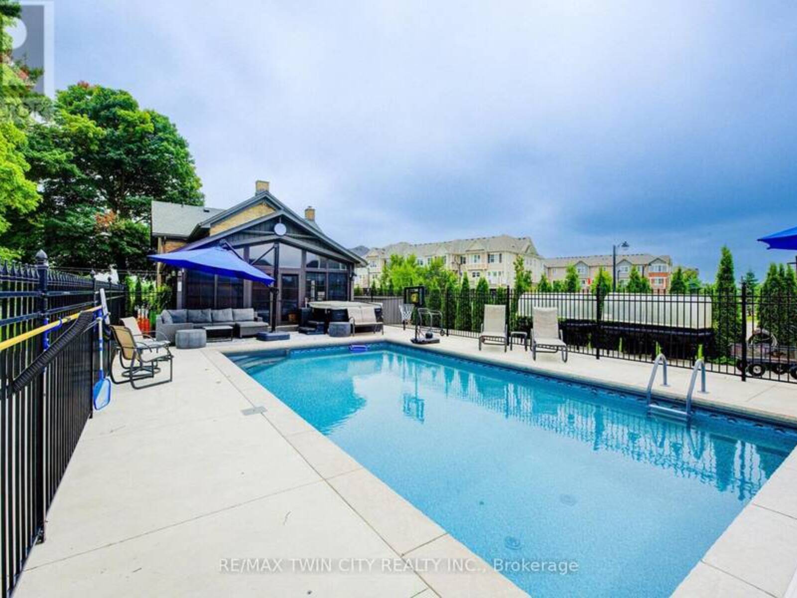 920 ORR COURT, Kitchener, Ontario N2R 1R4