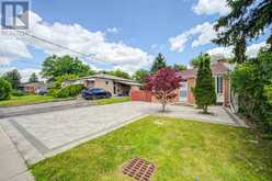 341 BLUE GRASS BOULEVARD | Richmond Hill Ontario | Slide Image Two