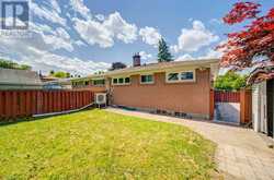 341 BLUE GRASS BOULEVARD | Richmond Hill Ontario | Slide Image Twenty-nine