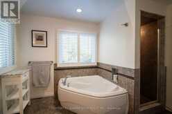 53 MCCLENNY DRIVE | Aurora Ontario | Slide Image Sixteen