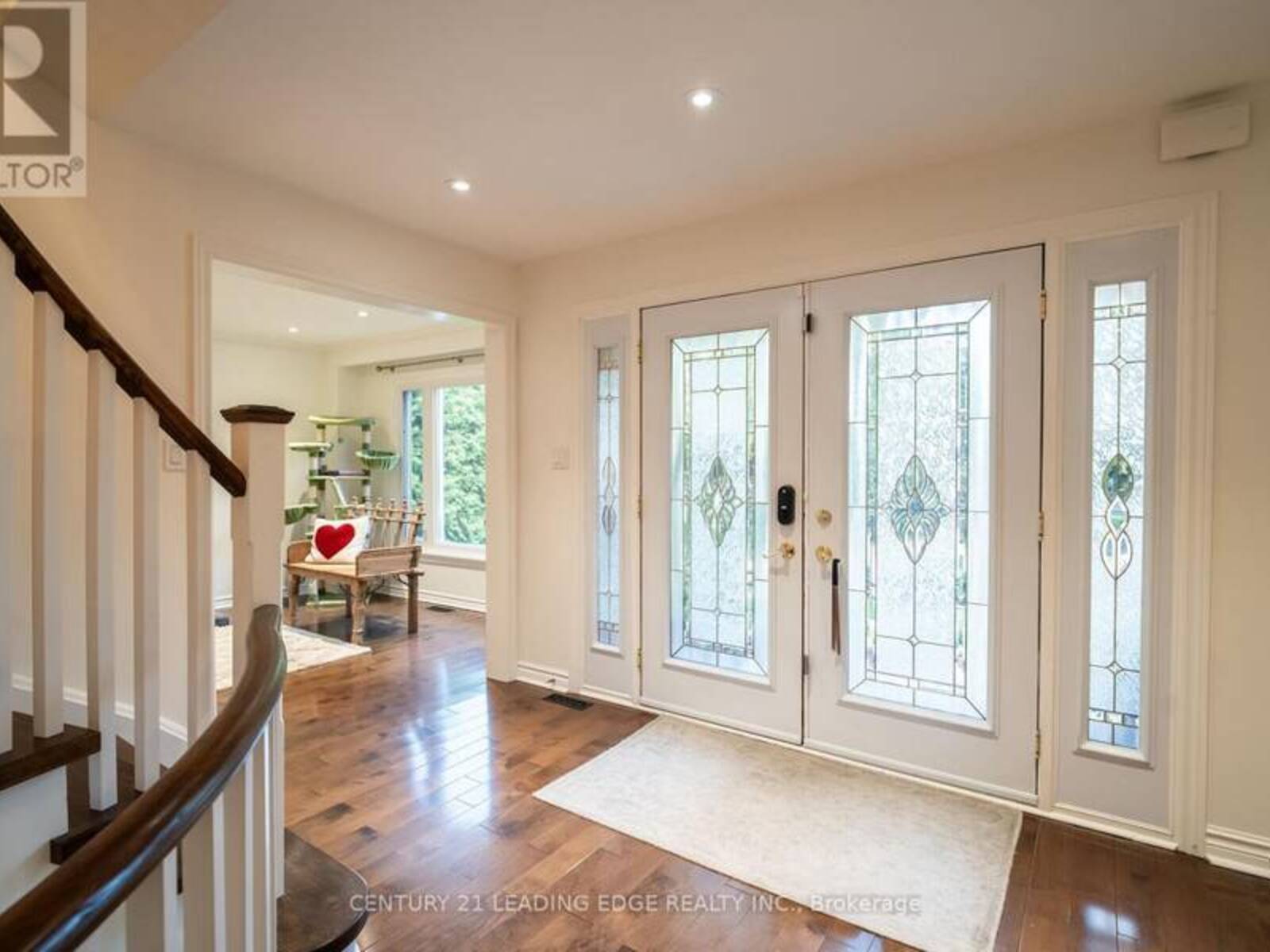 53 MCCLENNY DRIVE, Aurora, Ontario L4G 5P5