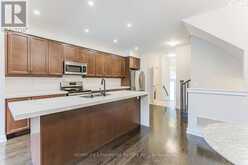 62 HELLIWELL CRESCENT | Richmond Hill Ontario | Slide Image Ten