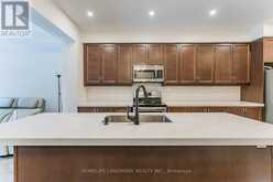 62 HELLIWELL CRESCENT | Richmond Hill Ontario | Slide Image Eleven