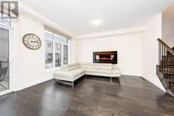 33 DUNCOMBE LANE | Richmond Hill Ontario | Slide Image Seventeen