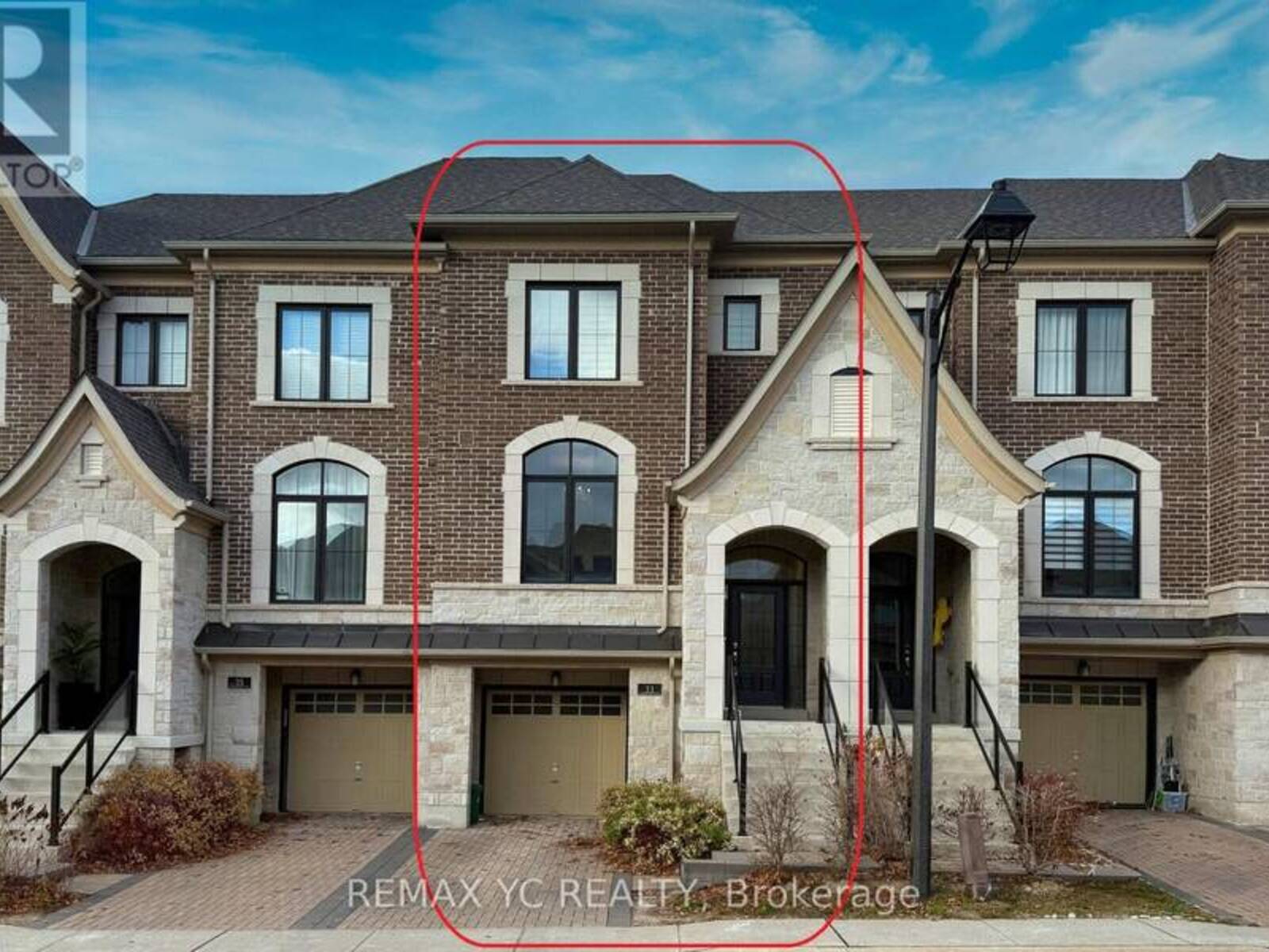 33 DUNCOMBE LANE, Richmond Hill, Ontario L4C 1C2
