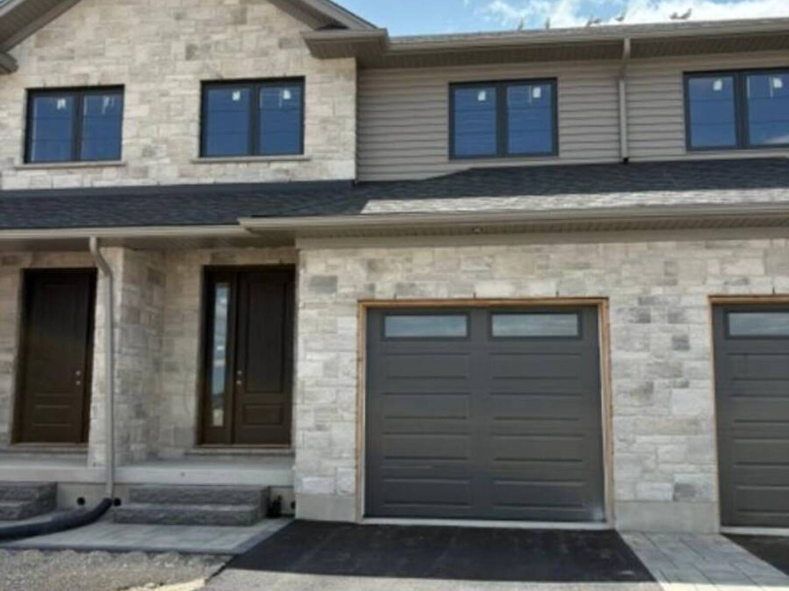18 REID HILL DRIVE, Mapleton, Ontario N0G 1P0