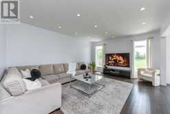 132 DRONE CRESCENT | Guelph Ontario | Slide Image Twelve