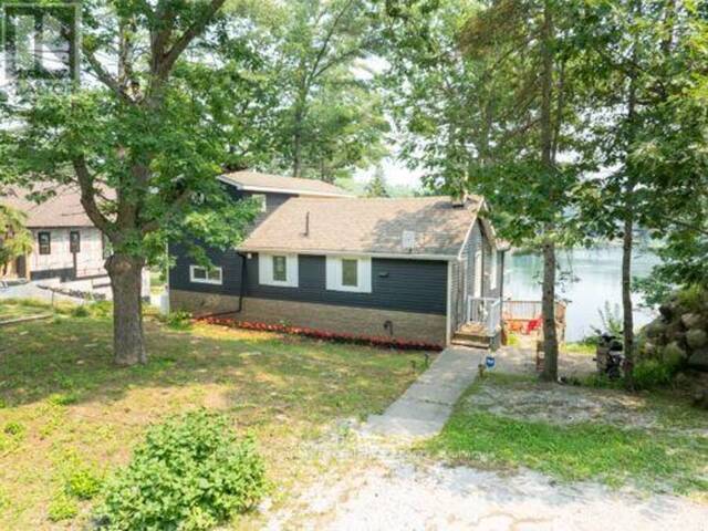 7847 OAKRIDGE DRIVE Washago Ontario, L0K 2B0 - 3 Bedrooms Waterfront Home For sale