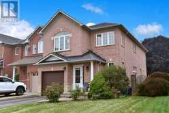 22 MOORE CRESCENT | Ancaster Ontario | Slide Image Two