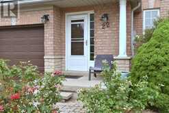 22 MOORE CRESCENT | Ancaster Ontario | Slide Image Four