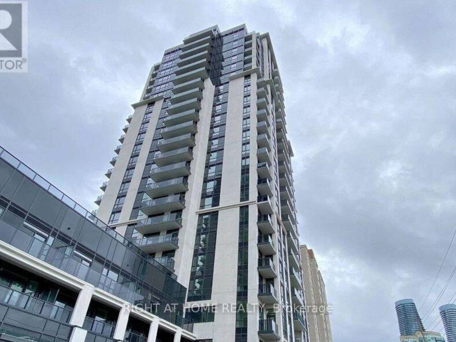 1607 - 202 BURNHAMTHORPE ROAD E, Mississauga, Ontario L5A 0B2