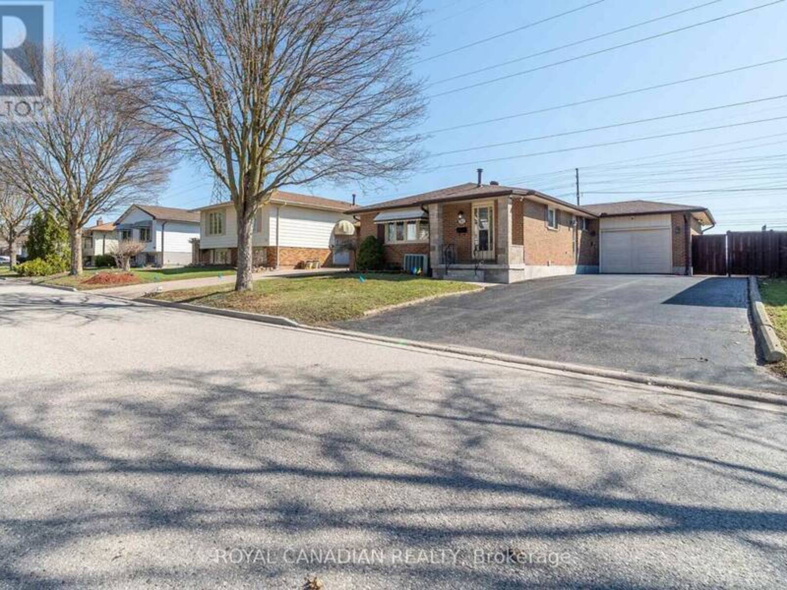 60 LYSANDA AVENUE, London, Ontario N5Z 4L3
