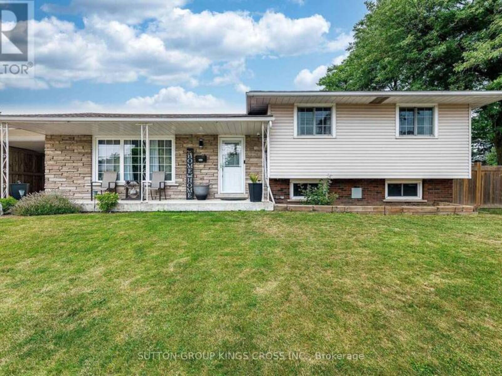 2 MAITLAND AVENUE, Hamilton, Ontario L9A 3J3